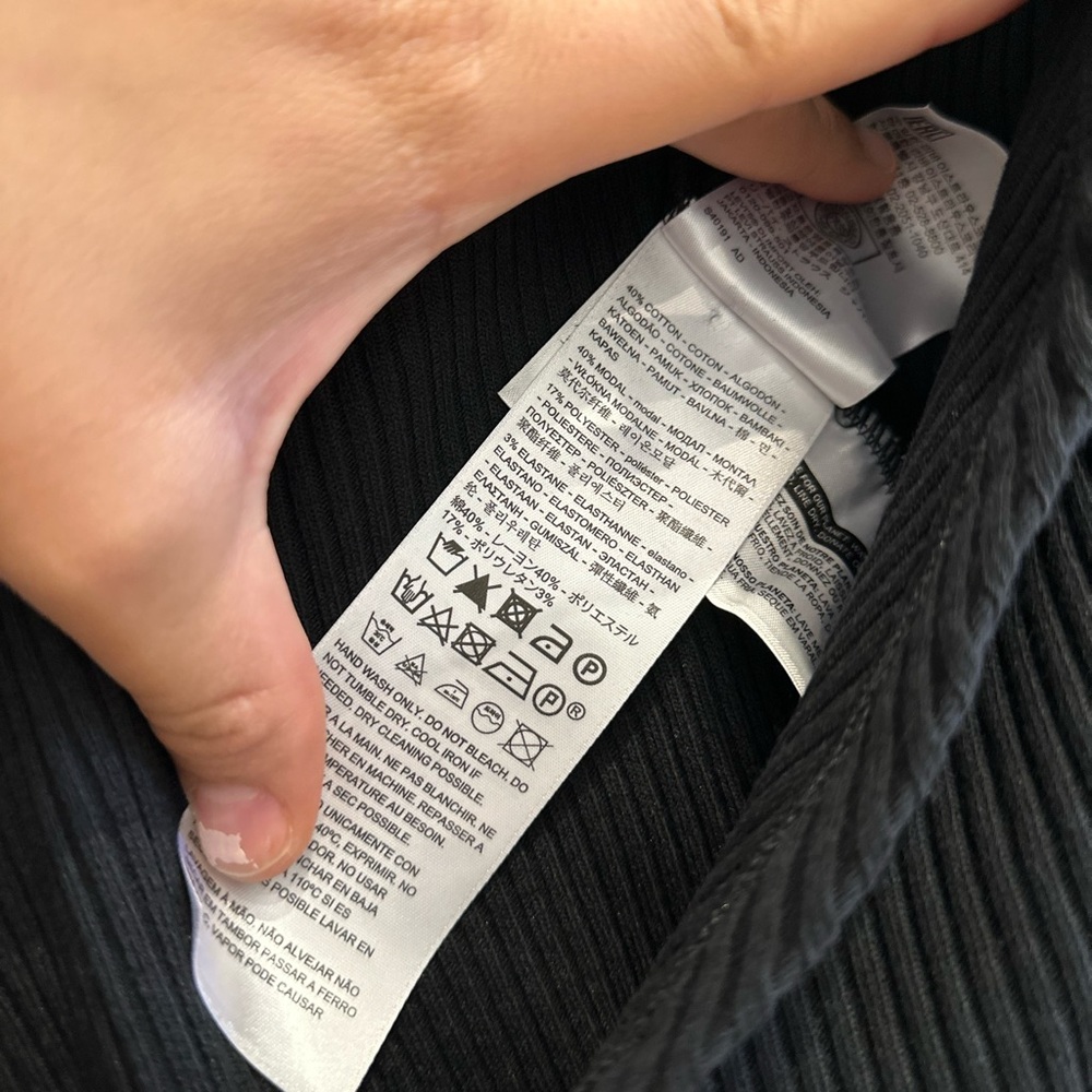Levi's Black Ribbed Top Size Medium‎ - Picture 5 of 5
